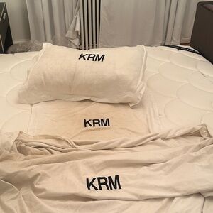 Embroidered white  Bedding Set - Pillowcase and duvet